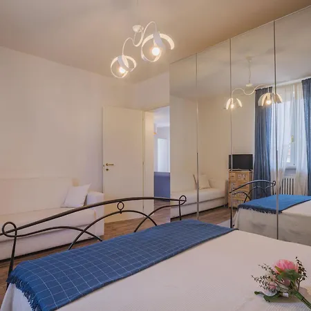 La Casa Dei Limoni Di Valeria By Interhome * Torre del Lago Puccini