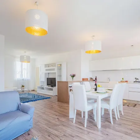 La Casa Dei Limoni Di Valeria By Interhome Torre del Lago Puccini