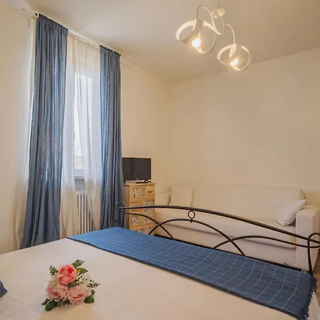 La Casa Dei Limoni Di Valeria By Interhome